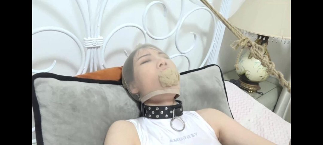 【逍遥订拍-被征服的神奇女侠下集】开腿缚 定身折磨 疯狂挠脚心 鞭打 电击器 整条丝袜堵嘴 肉丝套头 电击胸部-2