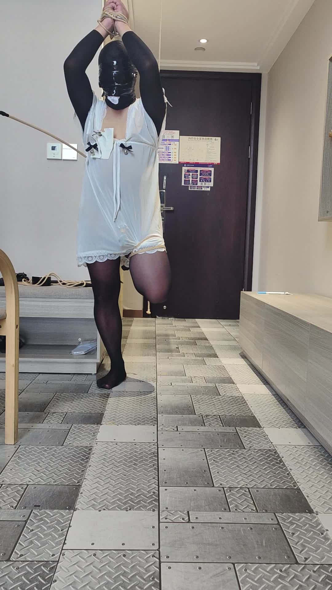 伪娘男M首约安妮女王-2
