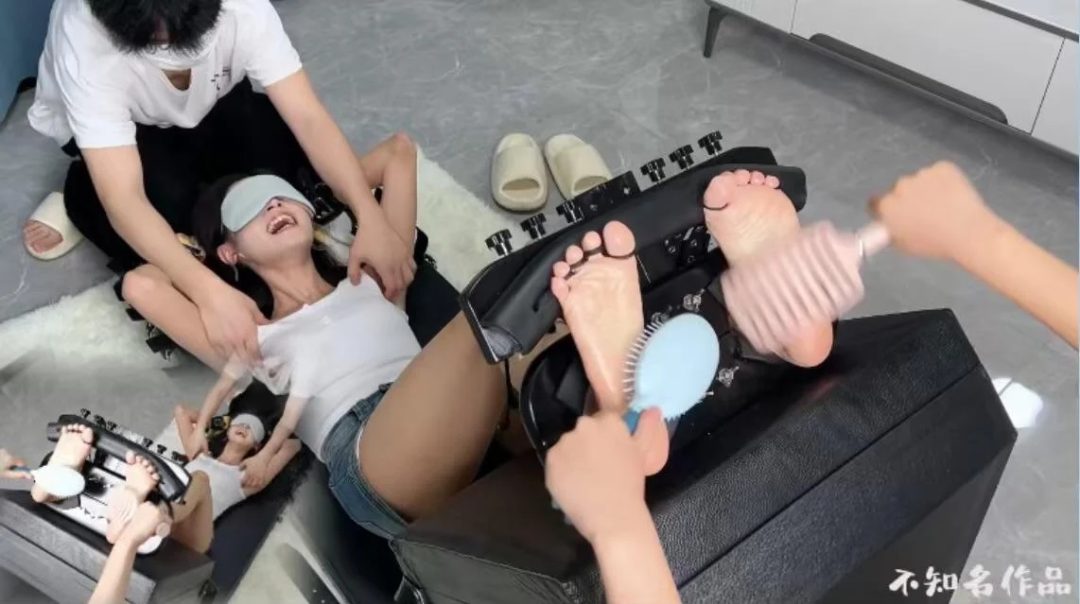 不知名原创-清秀女孩被双人TK-4