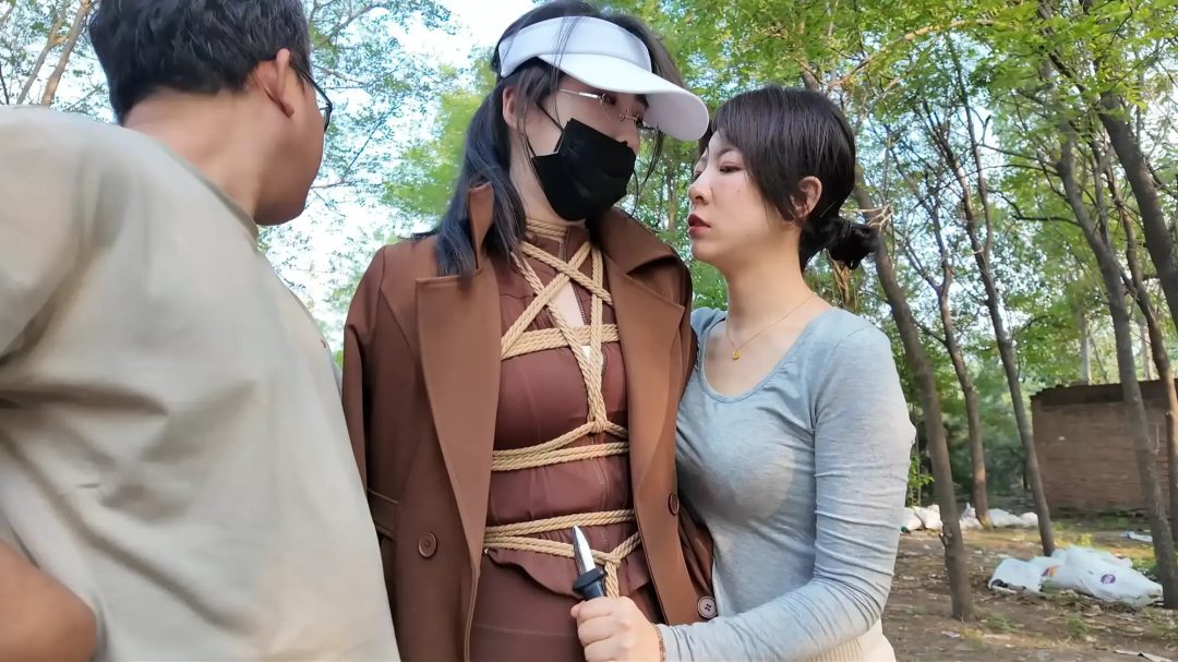 枫叶工作室原创定拍 剧情片—《旅途噩梦》第1集 雨诺徒步旅行遭遇人F夫妻 南清出手相救反被治服-6 枫叶工作室原创定拍 剧情片—《旅途噩梦》第1集 雨诺徒步旅行遭遇人F夫妻 南清出手相救反被治服-6