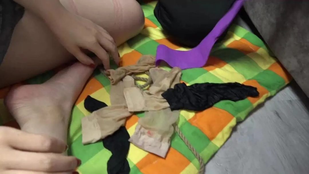 逍遥定拍：柳洋家中遇劫驷马捆堵苦苦挣扎终获救-10