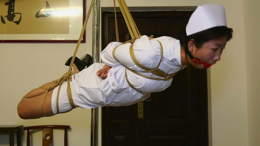 被悬吊的女护士-5