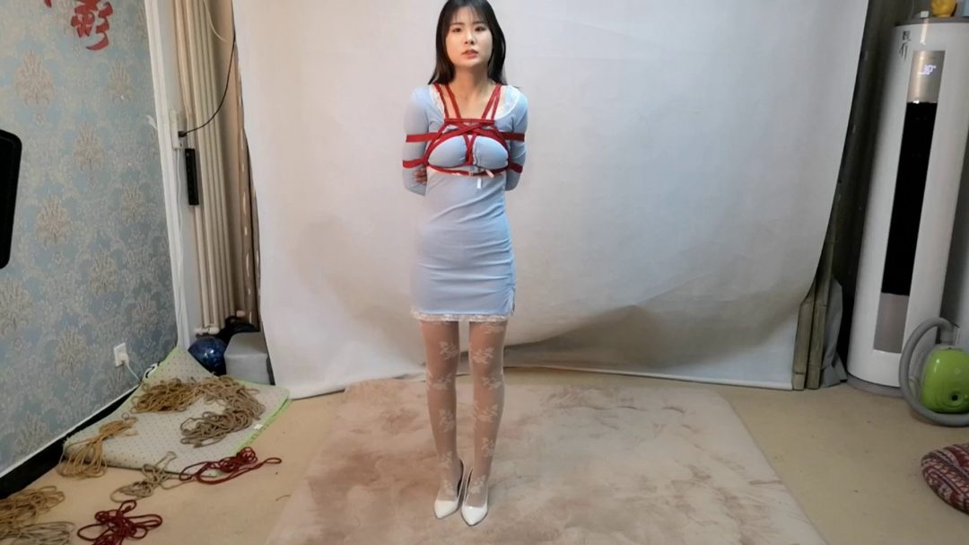 佳倩 温柔 甜美 被绑架 小艾姆 调叫 挠痒 打舌钉美少女-1