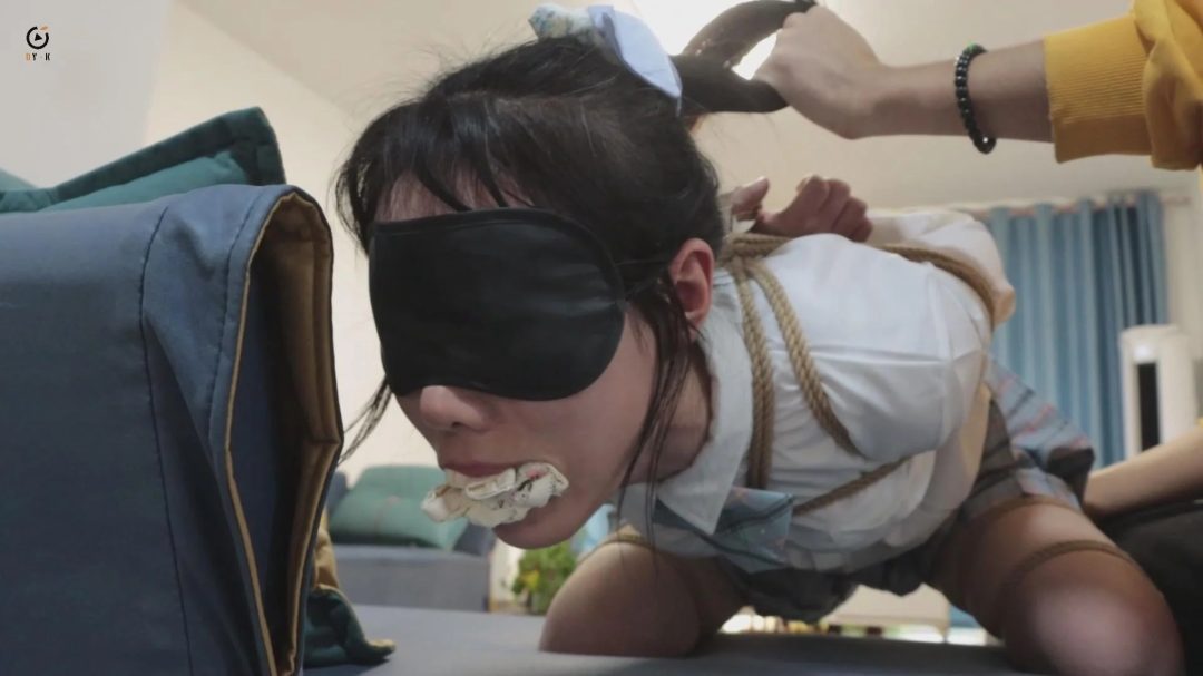 【得意客定拍】《毒舌女友很宠我》受不了女友毒舌？那咱不忍了！绑了堵嘴打屁股去！还敢嚣张吗？！-2