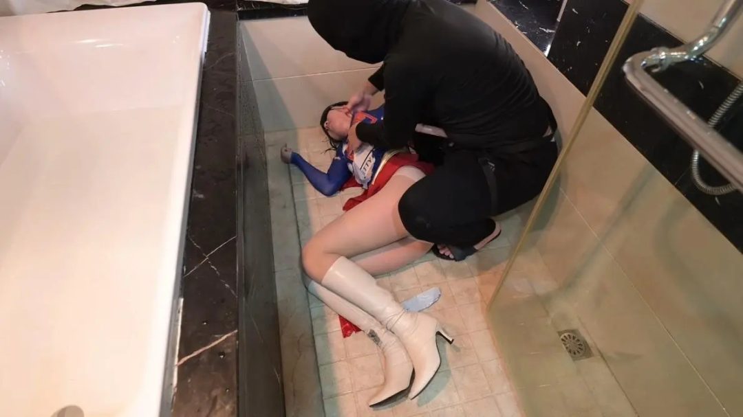 （丝竹出品）女超人湿身-4