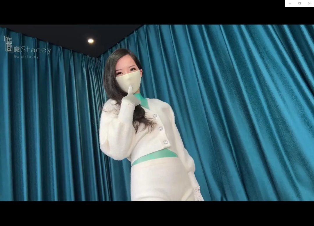 曦曦Stacey之一起看看口罩蒙面穿着竞技泳衣的大长腿究竟藏着什么小心机吧~太惊艳啦！-1