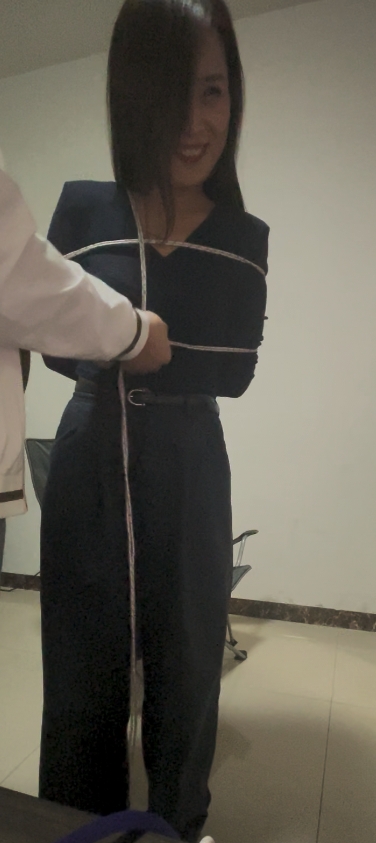 美女俩姐妹调教-1