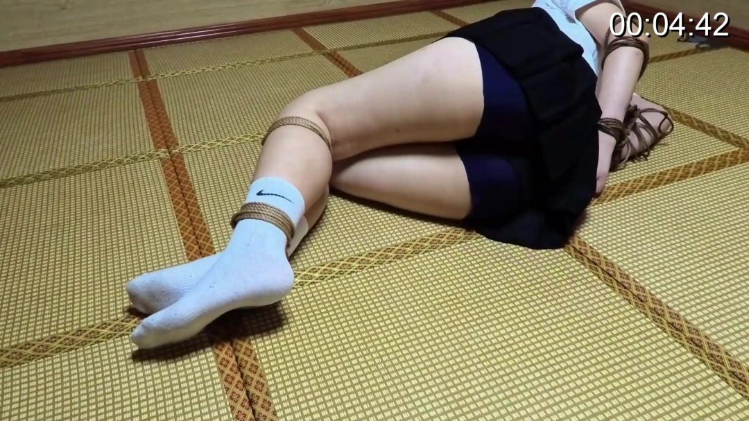 jk制服欧式并腿缚 白棉袜特写 下-3