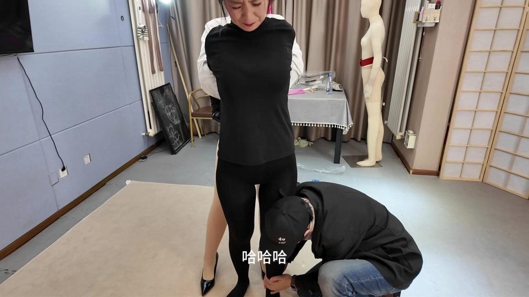 初心定拍字幕剧情：《邪门》第三集，【陈依依】【紫涵】主演，木乃伊、全包、严厉拘束、抚摸玩弄、放置-2