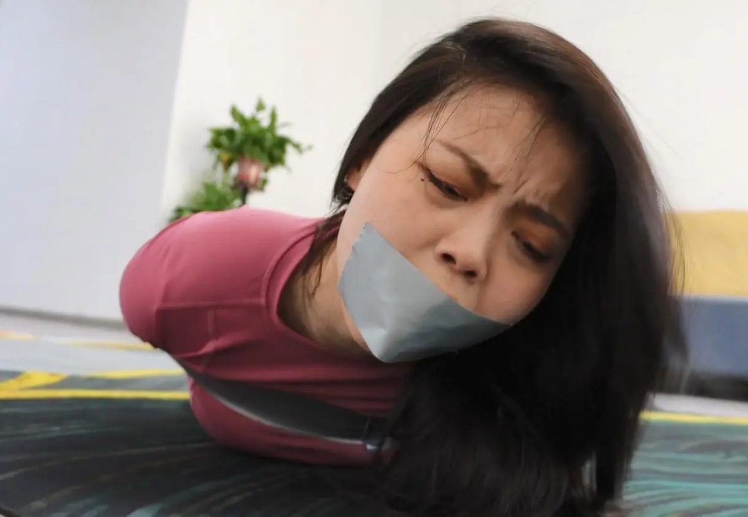KB健身女教练洛宁-5