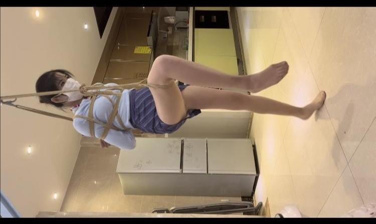 小美女职员问卷事件，双丝足美女出演，有小姐姐最喜欢的单脚吊哦。-13