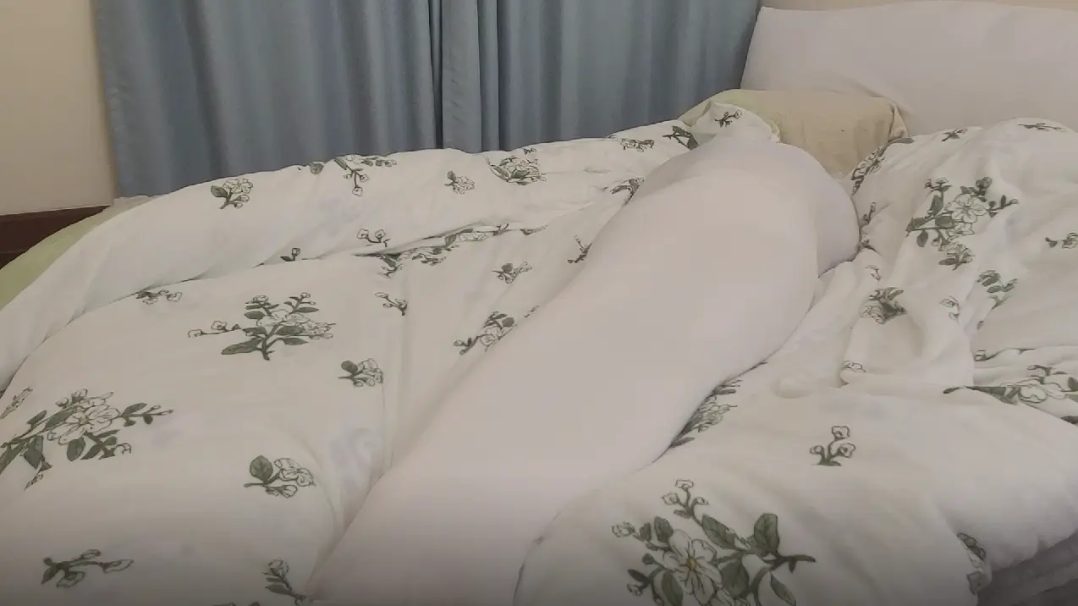 小姐姐白色丝袜睡袋-4