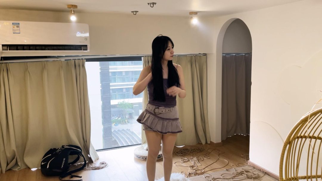 奥特曼定拍：肉感新模直臂跪缚放置 带着大口球流口水-2