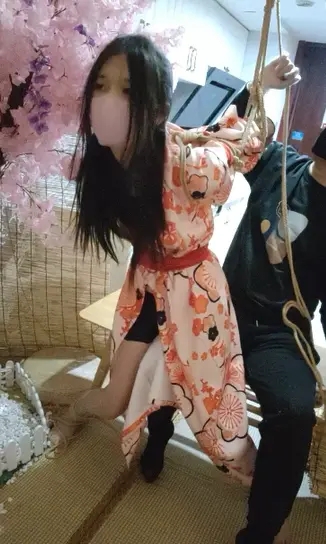 浴衣白瘦幼欧式直臂紧缚调教（裸足tk+欧式直臂+蒙眼堵嘴）-3