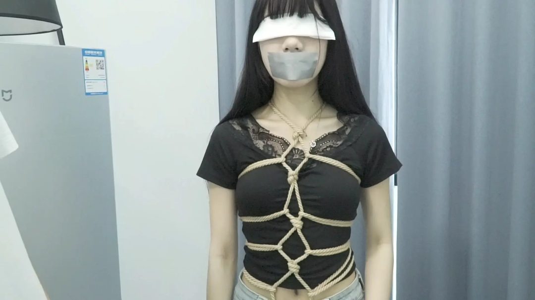 清纯女生,丝袜塞嘴、胶带封嘴、直臂反绑、挣脱挑战、呼救挑战-6 清纯女生,丝袜塞嘴、胶带封嘴、直臂反绑、挣脱挑战、呼救挑战-6