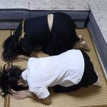 【琳媚】【雨晴】jk妹子不停磕头求饶 脱丝袜 脱袜子 拖鞋 裸足 好卑贱的语言