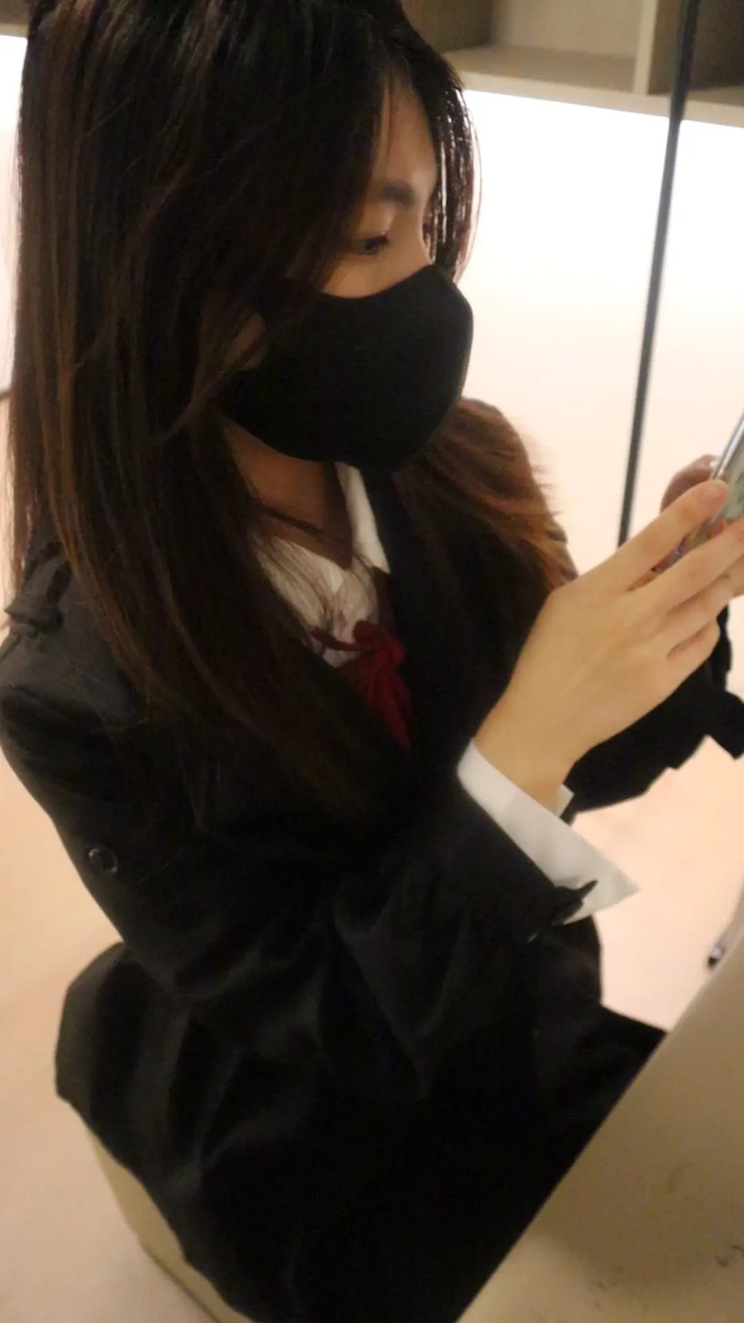 我本来对着镜子自拍呢，忽然困了就趴桌子上睡着了，再一醒来就被绑住了！（鱼果儿我本来是个高冷的学姐才对，被绑上后直接秒变成憨憨了QwQ）-3