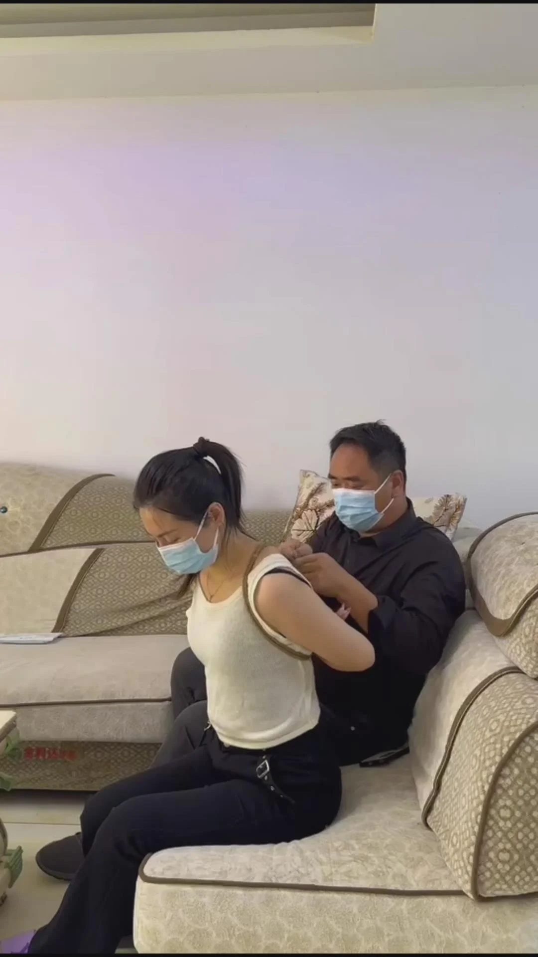 不要给陌生人开门1-2