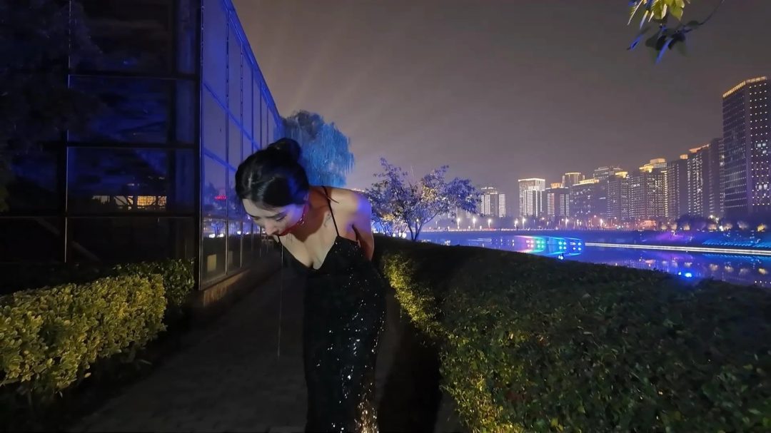 一绳所爱定拍，杨若琳户外散步，真空礼服，大腿紧缚，脚绑绳拷，扎带捆手，口球口水-11