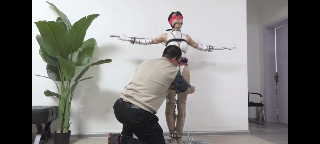 【逍遥订拍_被征服的女侠】柳洋 鼻钩 原味丝袜 十字架缚 打屁股 挠脚心 挠腋下 定身折磨 恋足 电击-7 【逍遥订拍_被征服的女侠】柳洋 鼻钩 原味丝袜 十字架缚 打屁股 挠脚心 挠腋下 定身折磨 恋足 电击-7
