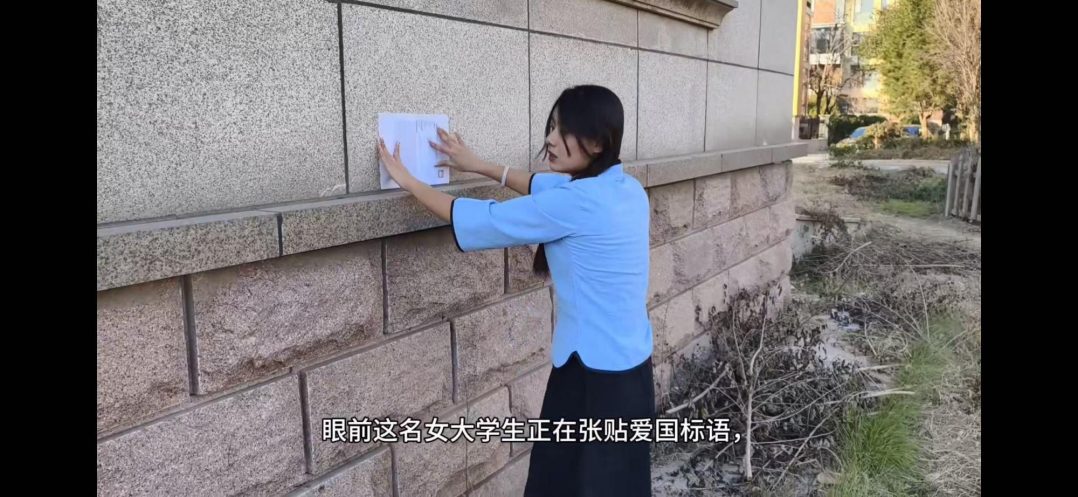 女学生卧底被特务发现，展开了激烈枪战，最后不幸落入手中，她能逃脱吗？会有怎样的刑罚等待她。-1