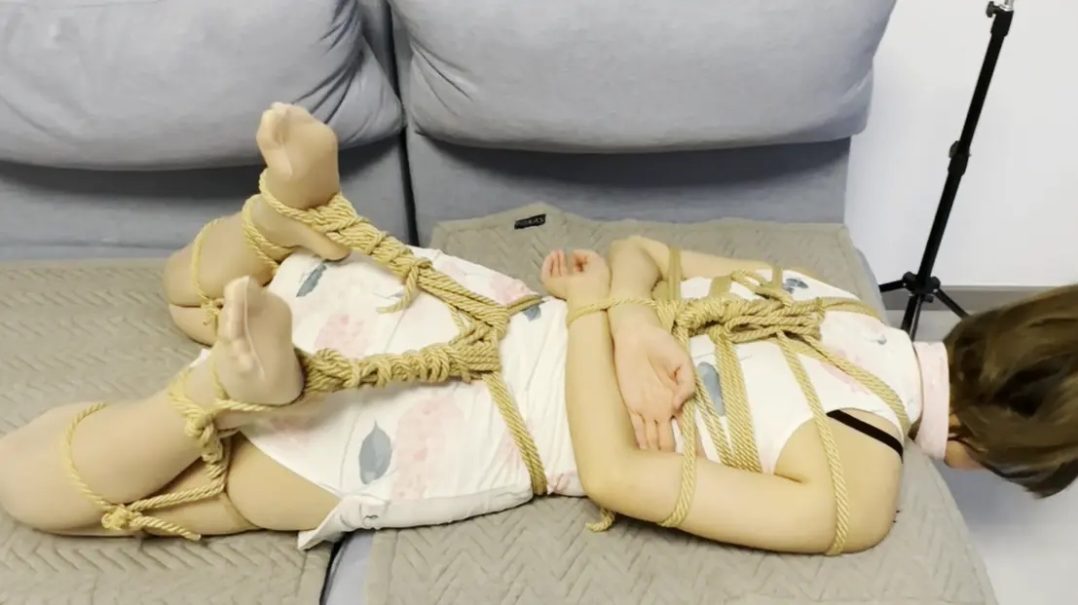 性感旗袍美女 不远千里主动求TJ 喜欢被侵略 特别享受被鞭打 挠脚心-4
