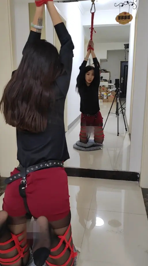 看着镜中自己享受的样子-1