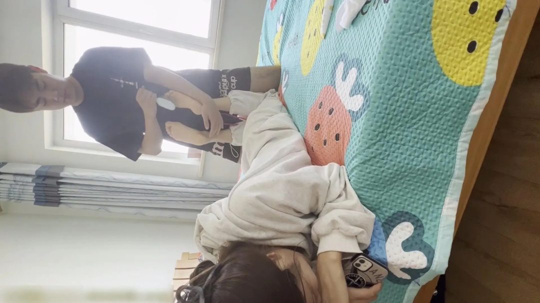 175身高-农大学姐被挠脚心-6