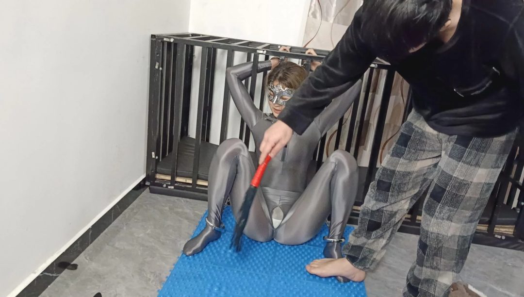 指压板上的光泽衣（指压板 虐足 虐胸 体罚）-2