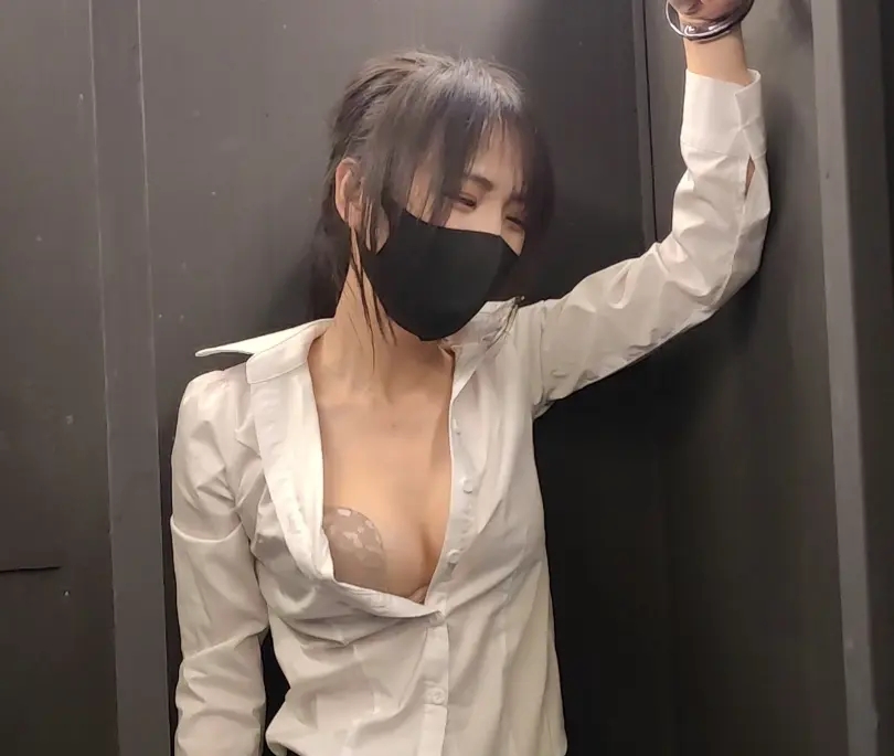 随心原创 晓雪 财务造假的小三女秘书 被老板娘雇人拷问-2