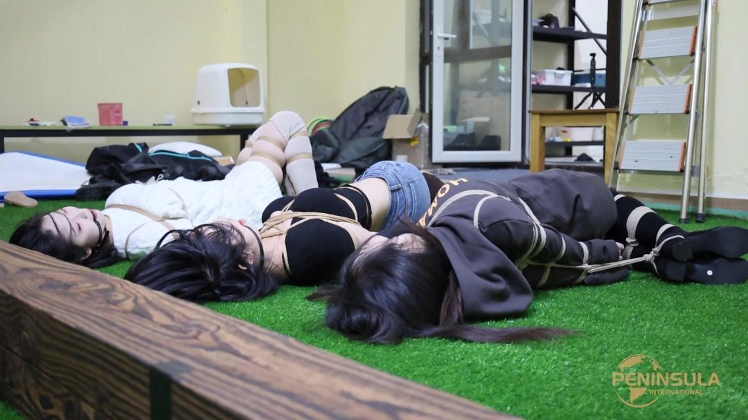(半岛订拍） 海宇 小晚 缇娜 3人微剧情 捆绑堵嘴长筒靴-1