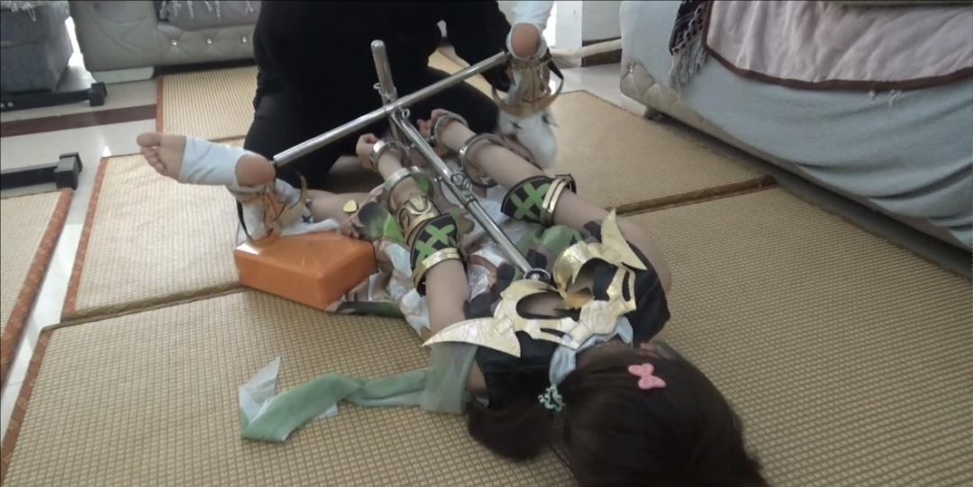 【琳媚】cos小草神 被驷马架束缚起来棒棒+tk折磨到求饶-5