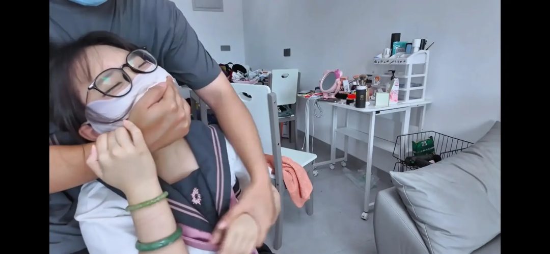 （好梦工作室定制）18岁白丝女高的迷晕劫-2