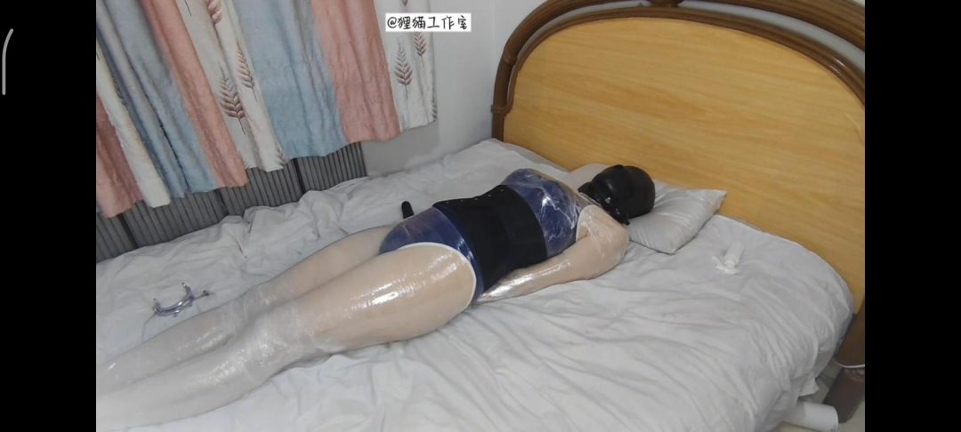 zentai+保鲜膜+乳胶项圈+胶带全包头zhi息(+防毒面具)下篇-5 zentai+保鲜膜+乳胶项圈+胶带全包头zhi息(+防毒面具)下篇-5