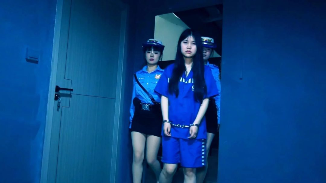 定拍转公映《凋零的花季 二》下集 朱梦佳和张婧怡被判死刑后立即被砸上死镣看押最后押赴刑场执行枪决-1