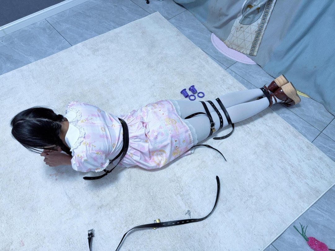 【咕咕】lo娘の逃生挑战！萝莉限时逃脱游戏！90秒未解开追加束缚，失败放弃则接受体罚，否则永不解开-5
