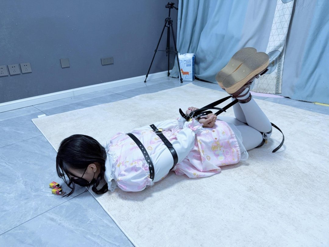【咕咕】lo娘の逃生挑战！萝莉限时逃脱游戏！90秒未解开追加束缚，失败放弃则接受体罚，否则永不解开-1
