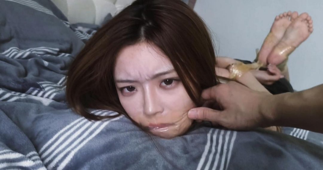 【禾一原创】（私人订制）危机劫难 被色匪放置玩弄 挣扎的很卖力-2