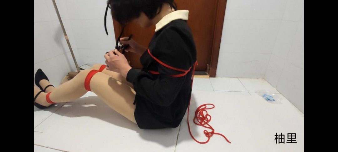 学校自缚＆马具金属口球眼罩＆连衣裙丝袜高跟鞋-14