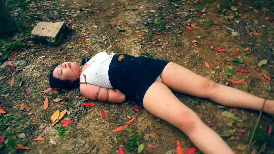 《女囚幻梦》完整版 女死囚刘文怡经过漫长等待被押赴刑场执行死刑-9