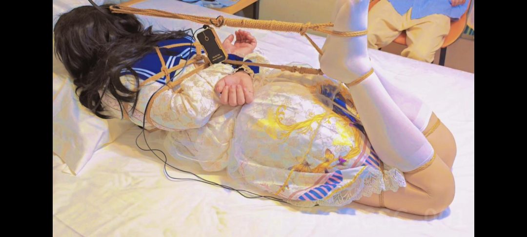 单向奔赴的小m体验驷马紧缚挠痒放置-5