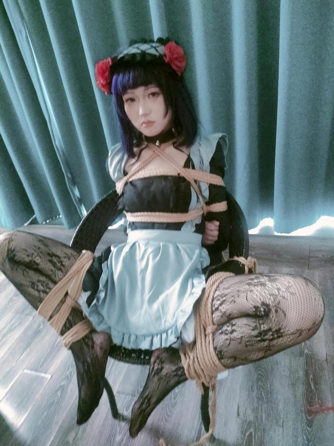 《黑江雫cos女仆调教记》-高抬腿极限紧缚+M羞耻开腿+黑丝袜tk挠脚心+项圈狗链+家具捆绑一体化放置放倒+趴床抽打+解开过程+吊缚吊哭等等-11 《黑江雫cos女仆调教记》-高抬腿极限紧缚+M羞耻开腿+黑丝袜tk挠脚心+项圈狗链+家具捆绑一体化放置放倒+趴床抽打+解开过程+吊缚吊哭等等-11
