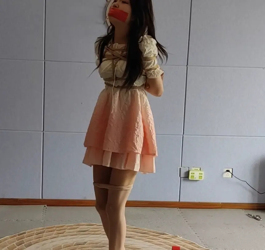清纯小公主被绑架~她能否成功获救呢-2 清纯小公主被绑架~她能否成功获救呢-2