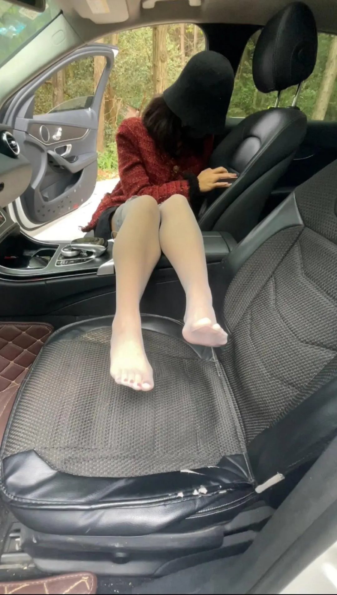 网约陌生小姐姐,出来约拍被索要原味丝袜!-6 网约陌生小姐姐,出来约拍被索要原味丝袜!-6