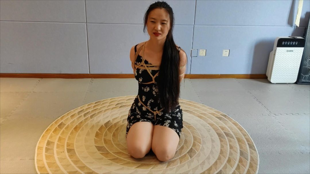 一绳所爱工作室私人订制 紫涵绳艺访谈，紧缚放置（上）-5