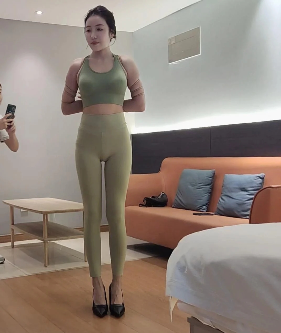 平面模特小玉瑜伽服套装开发体验驷马口球鞭打sp牵引跪下-12