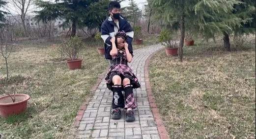 被尾随的少女-8