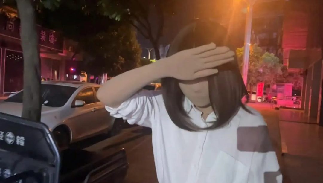 穿上最喜欢的zentai也逛古镇-3