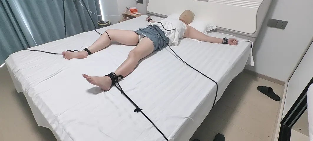 小姐姐捆绑-3