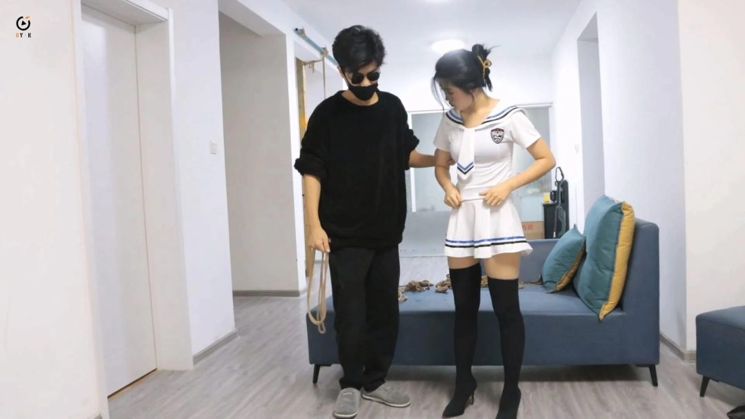 得意客定拍：学生妹菲儿应聘绳模 下集 驷马TK测试-1